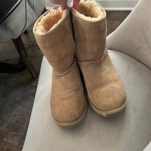 Beige UGGS- real Uggs- size 7